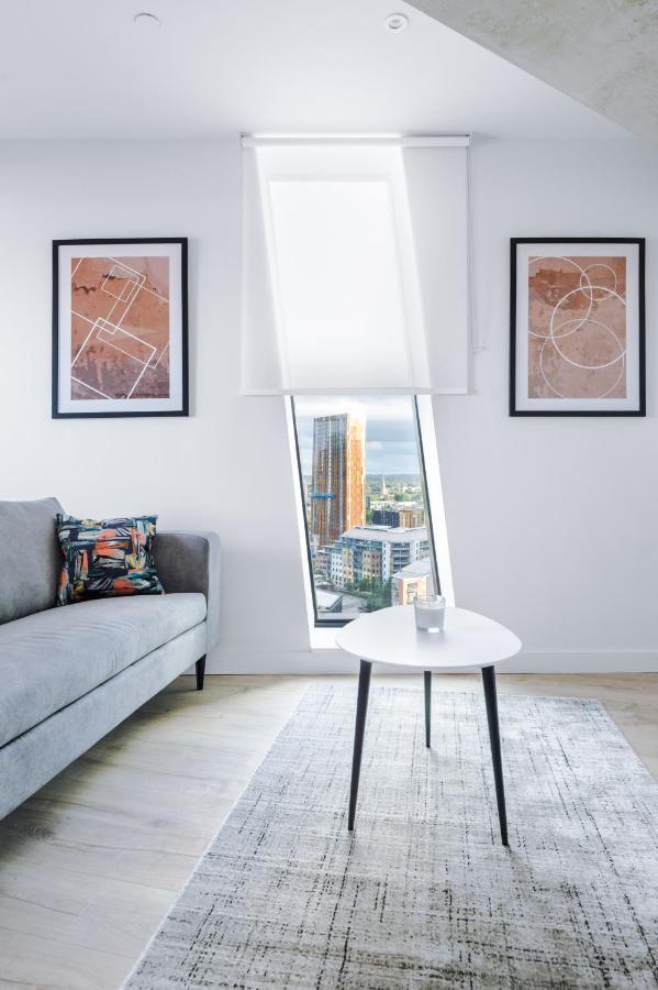 Hilltop Serviced Apartments - Deansgate マンチェスター エクステリア 写真